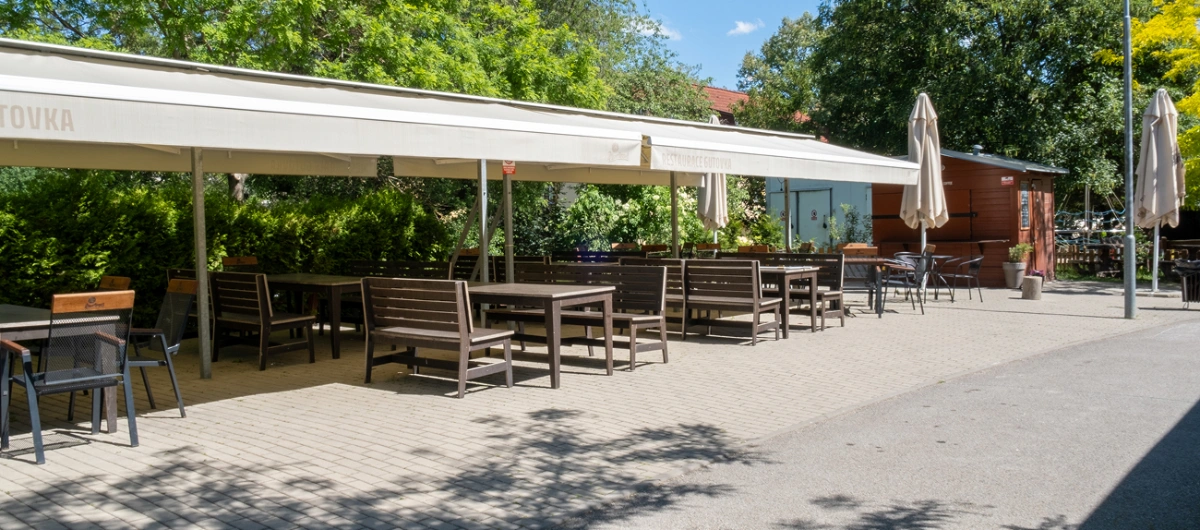 Pronájem venkovní zahrádky Coffe & Cocktail